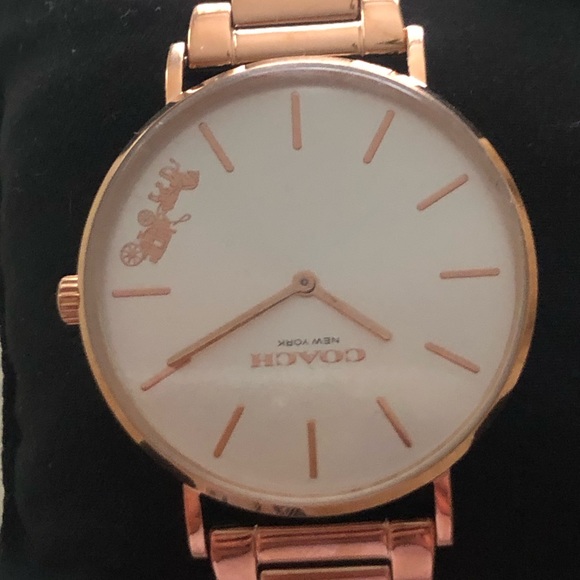 Coach Rose Gold Ladies Watch. - Picture 7 of 8